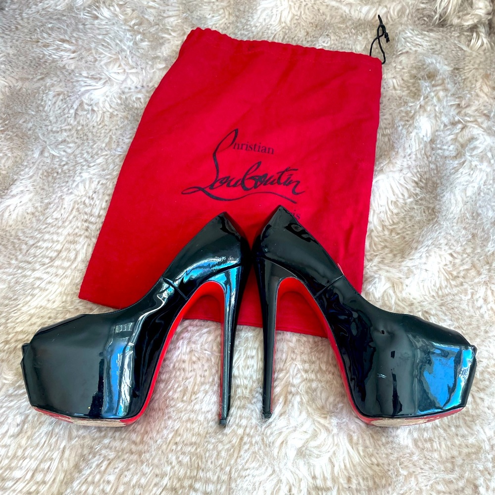 Christian Louboutin Black Pumps